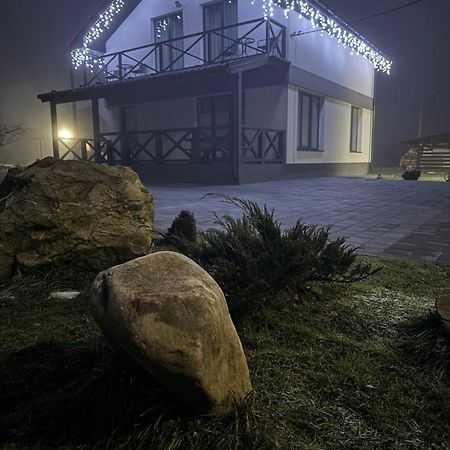 U Anastasii I Sofii Bilya Richki Casa de hóspedes Mykulychyn Exterior foto