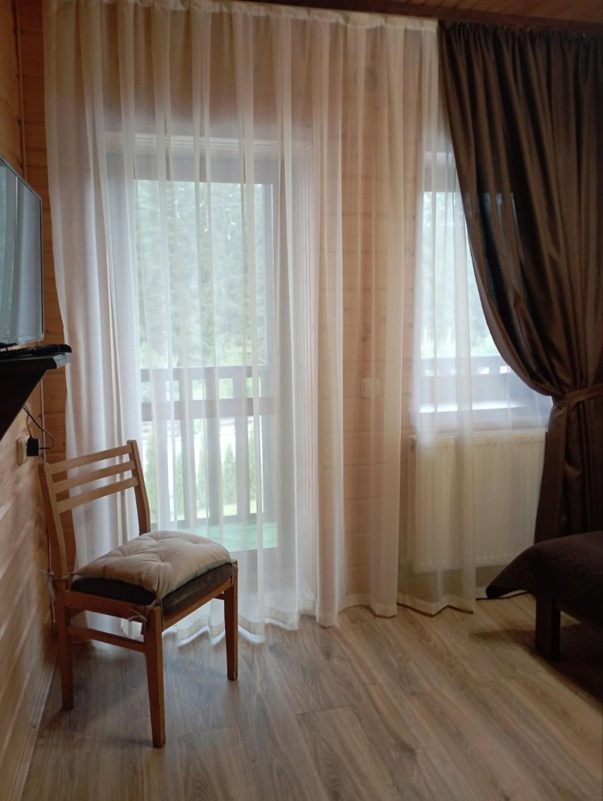 U Anastasii I Sofii Bilya Richki Casa de hóspedes Mykulychyn Exterior foto